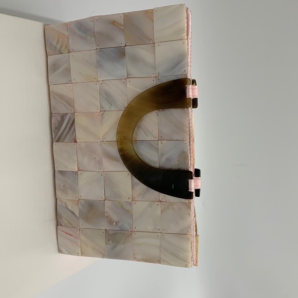 Pink Pearl shell bag - Picture 2 of 10